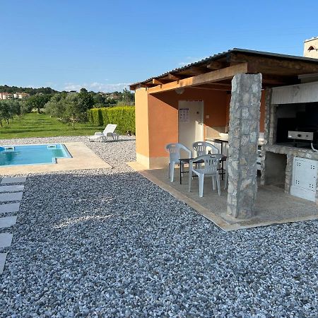 Villa Dora House With Wifi And Outdoor Swimming Pool Pula Exterior foto