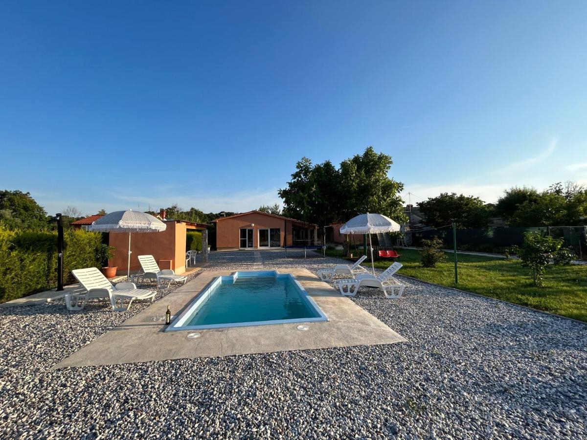 Villa Dora House With Wifi And Outdoor Swimming Pool Pula Exterior foto