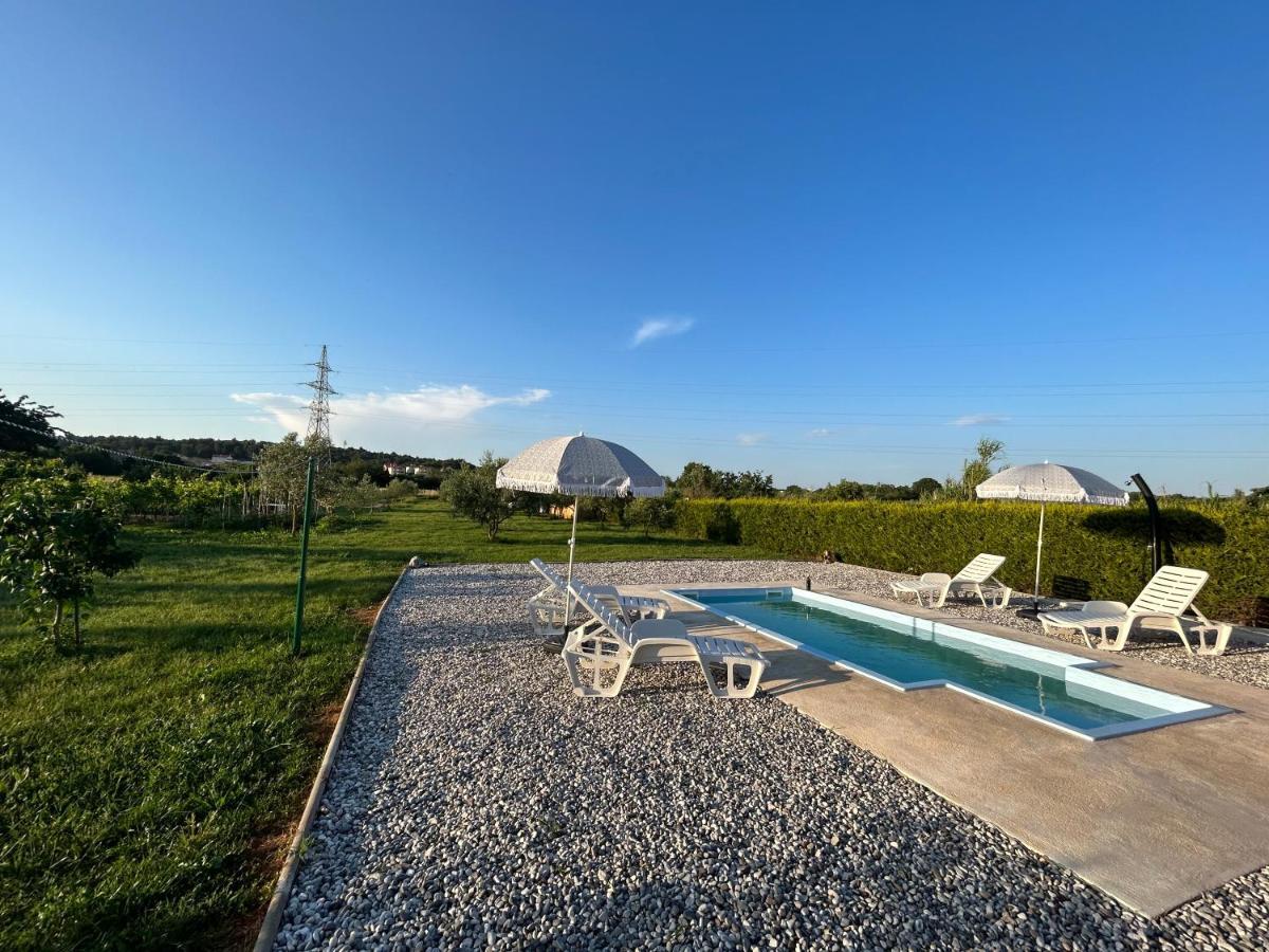 Villa Dora House With Wifi And Outdoor Swimming Pool Pula Exterior foto